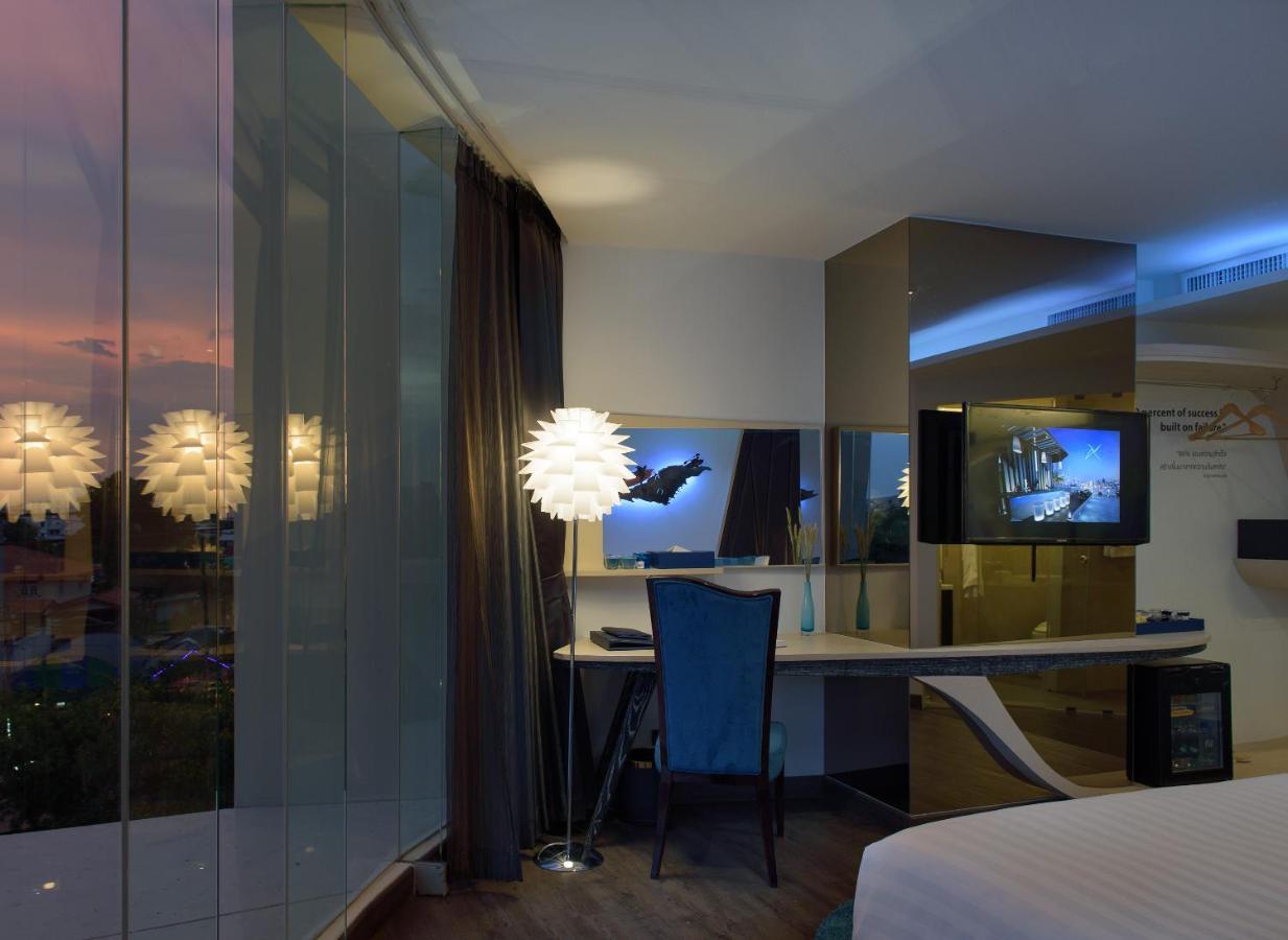 The Xtreme Suites Бангкок Экстерьер фото