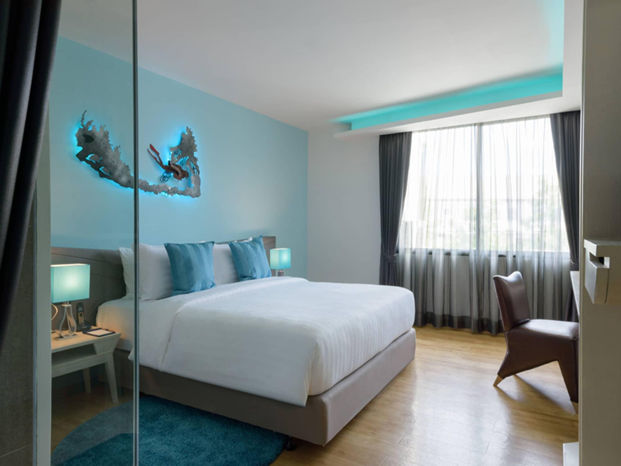 The Xtreme Suites Бангкок Экстерьер фото