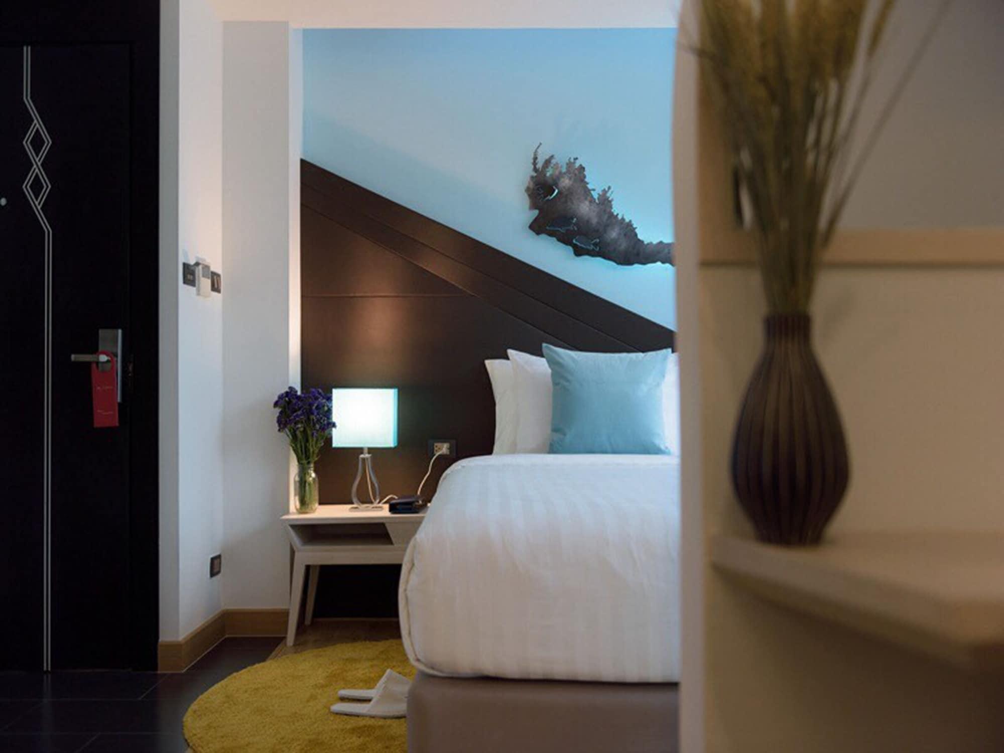 The Xtreme Suites Бангкок Экстерьер фото