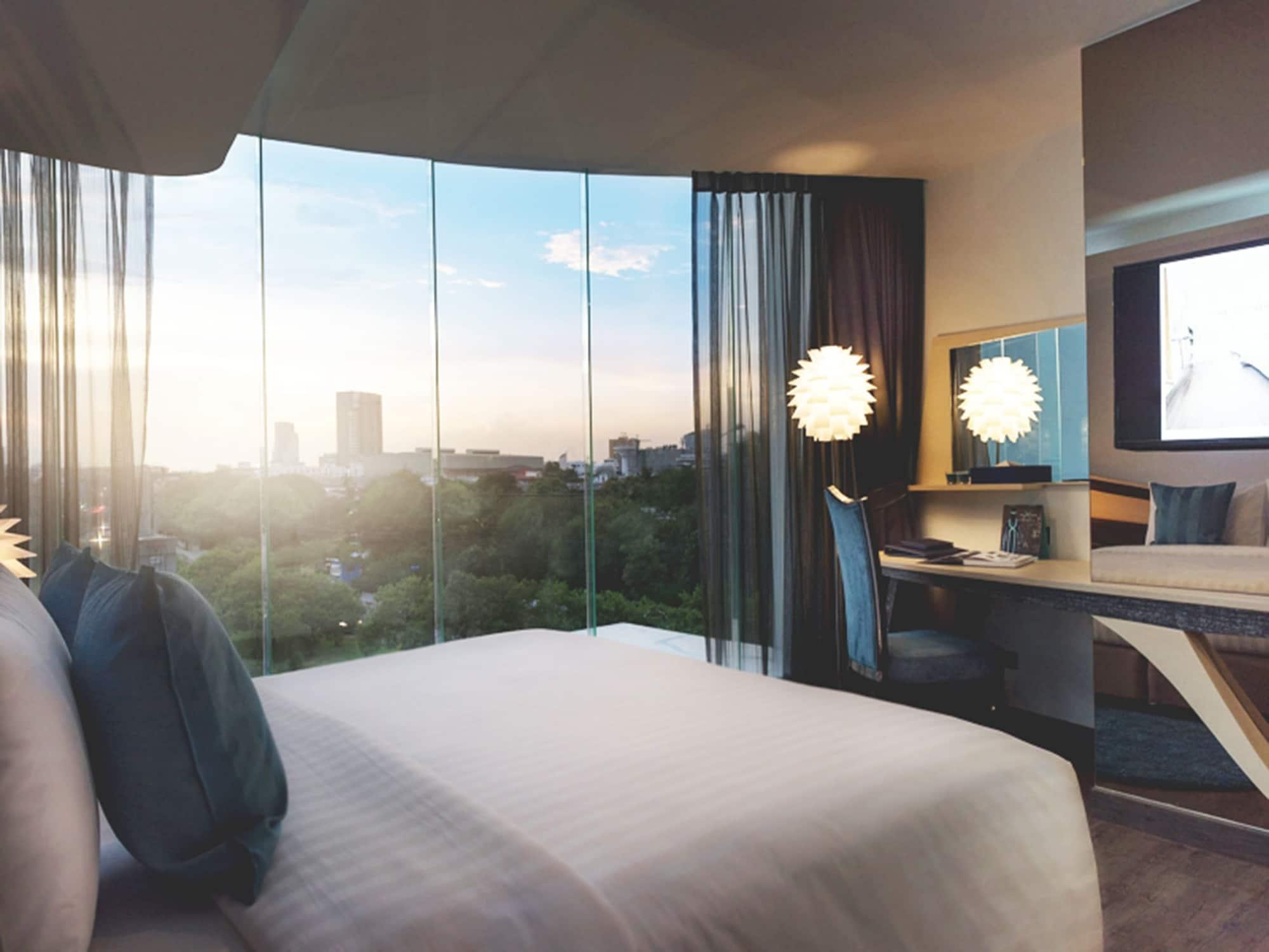 The Xtreme Suites Бангкок Экстерьер фото