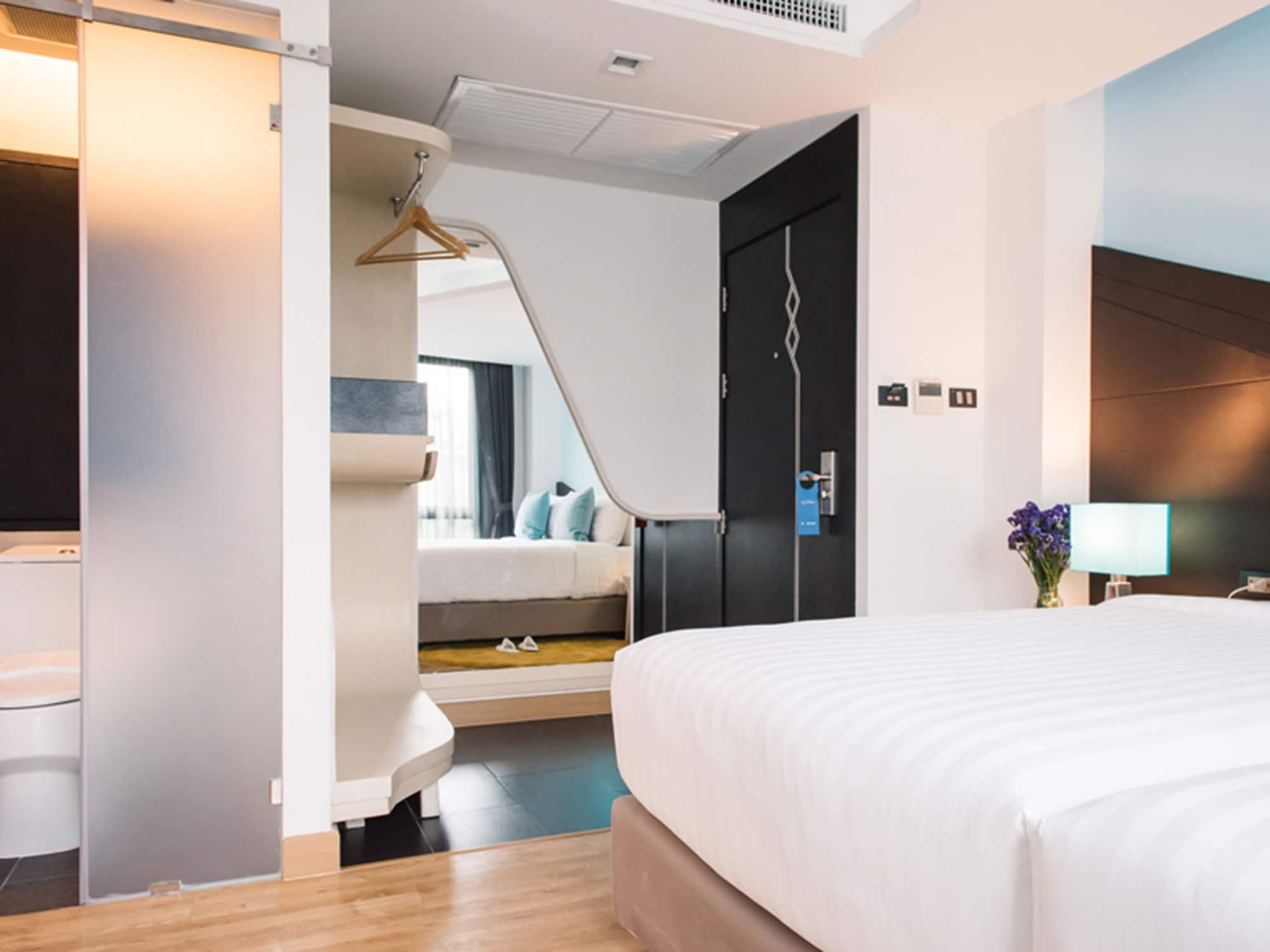 The Xtreme Suites Бангкок Экстерьер фото