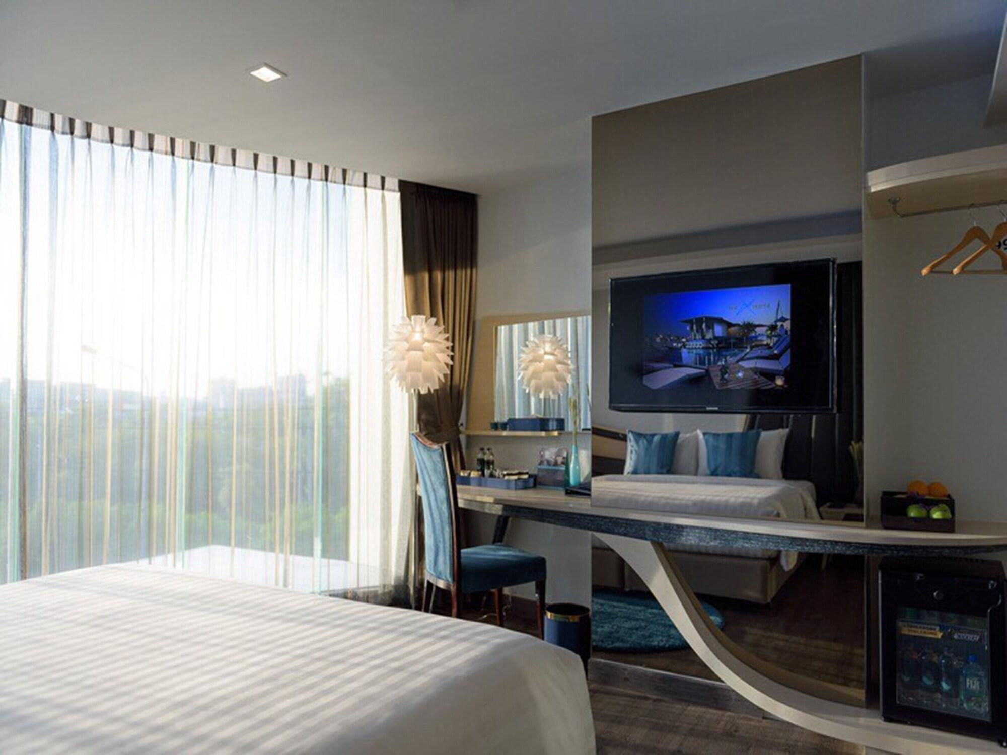 The Xtreme Suites Бангкок Экстерьер фото