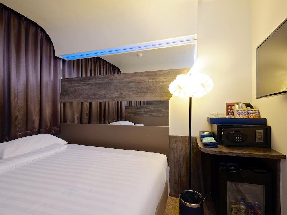 The Xtreme Suites Бангкок Экстерьер фото