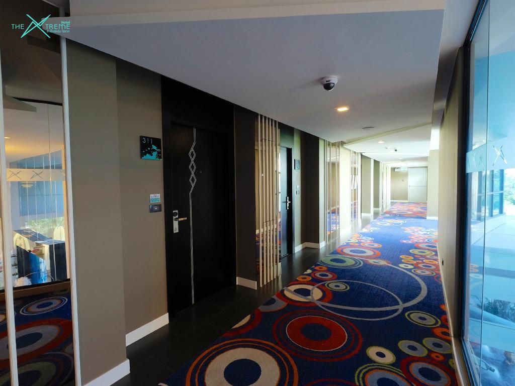 The Xtreme Suites Бангкок Экстерьер фото