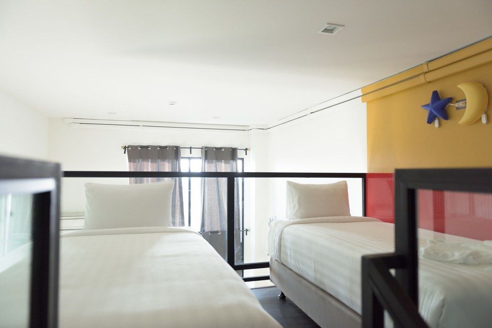 The Xtreme Suites Бангкок Экстерьер фото