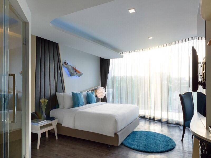 The Xtreme Suites Бангкок Экстерьер фото