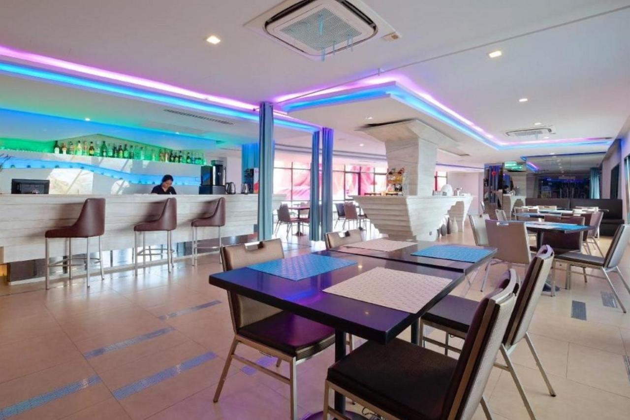 The Xtreme Suites Бангкок Экстерьер фото
